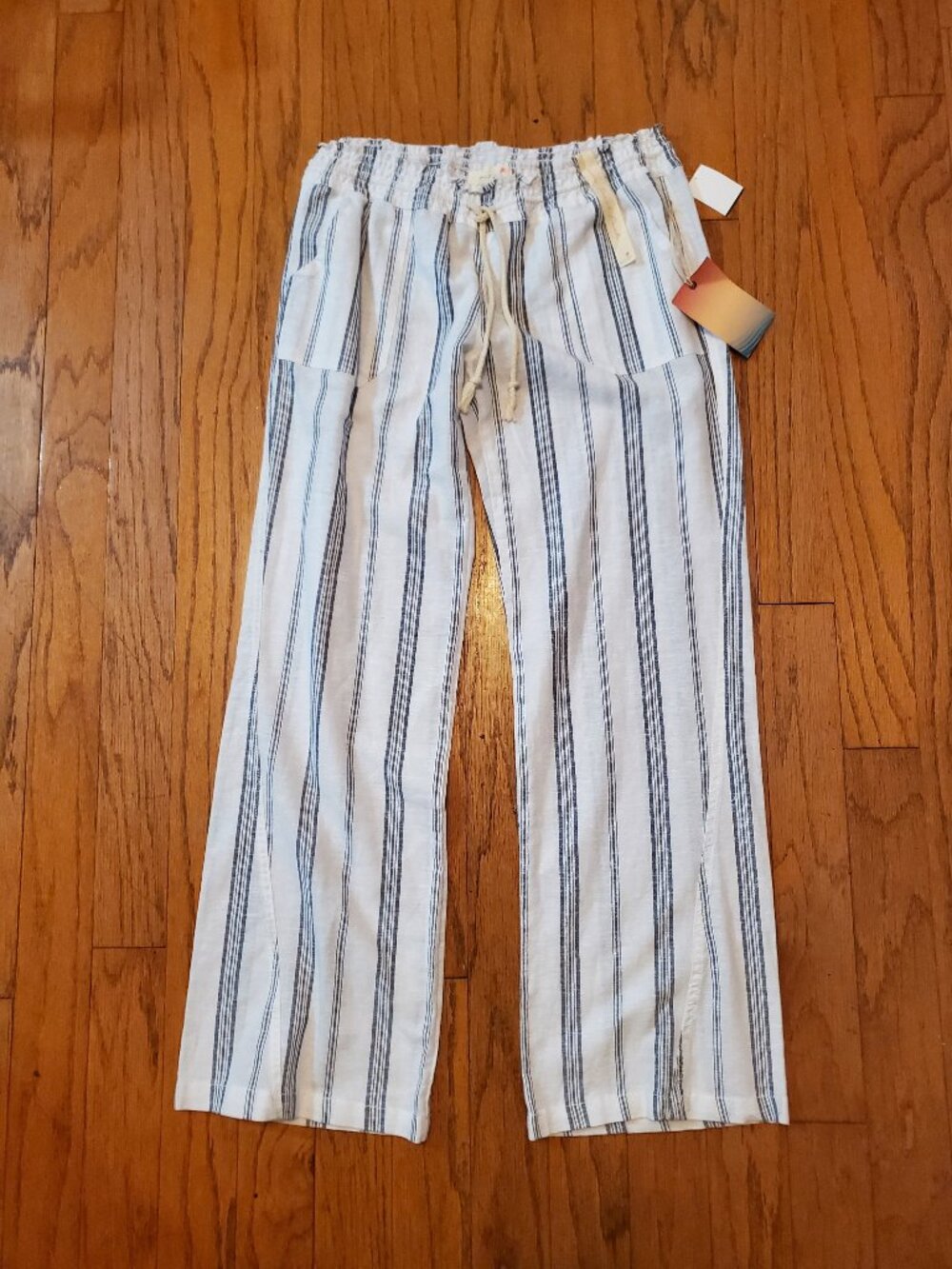 April Kiss White & Blue Linen‑Blend Trousers – Size L (NWT)